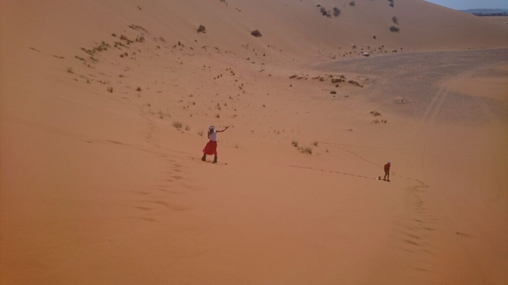 sandboarding, merzouga, maroko